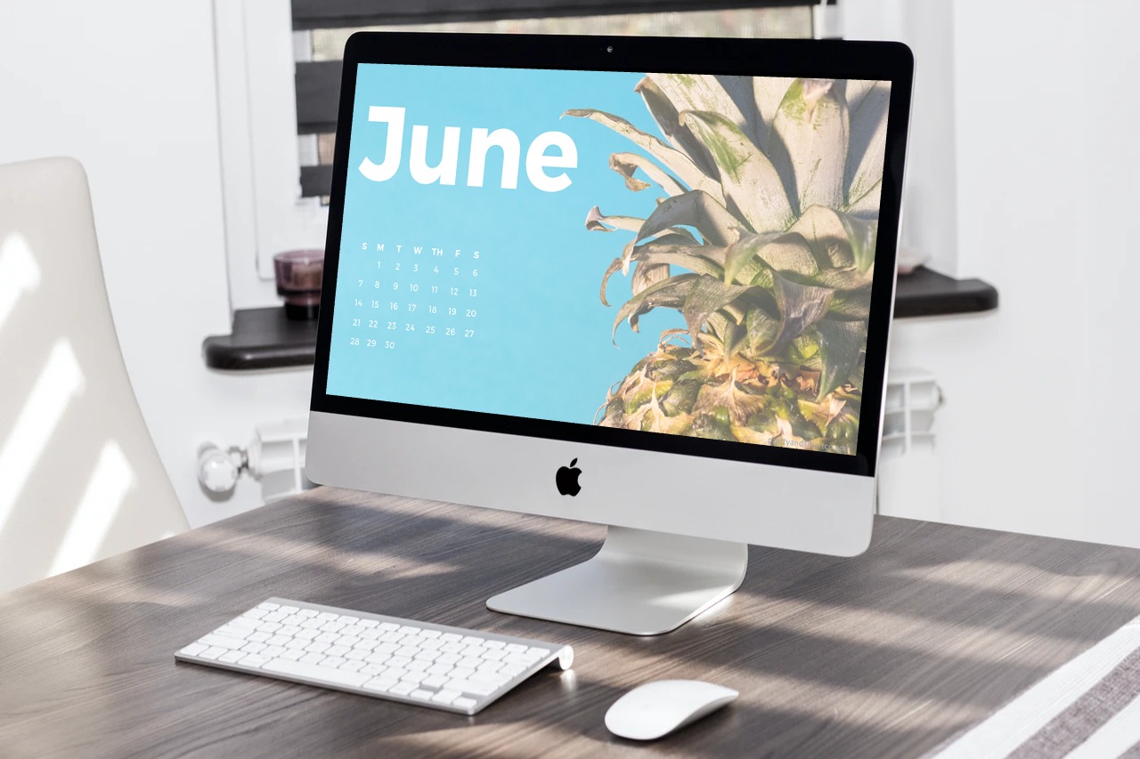 June 2020 Desktop- Pretty & Smart Co.