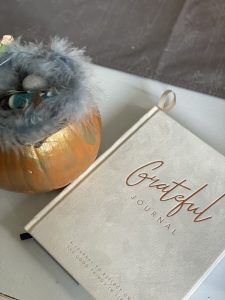 gratitude journal for fall decor ideas for any budget